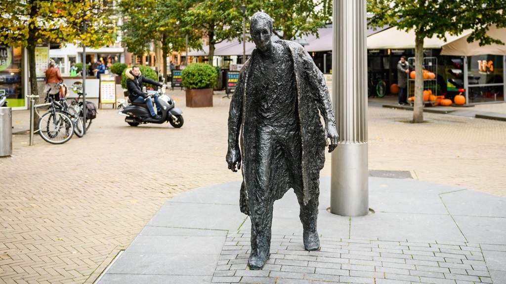 Lopende Man Oude Markt Peter Erftemeijer 29102020 Jostijn Ligtvoet Fotografie 8