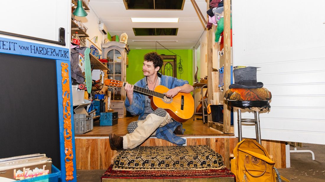 Bunga Noz Kunstscene 64 kopie
